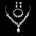 Elegante set de collar con cristales blancos para novias y eventos formales - Juego 754+600