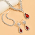Elegantes Brautschmuck-Set mit roten Tropfenkristallen und funkelnden Strasssteinen - Rote Halskette Ohrringe Armband