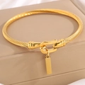 Gouden kabelarmband met hoefijzer gesp en rechthoekige hanger van roestvrij staal - Gouden Armband Letter I