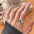 Anello vintage in argento con gemma di smeraldo e superficie con texture lavica - Stile Trama Pietra Verde Vintage (JZ0152)