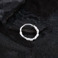 Unregelmäßiger S925 Silber Perlenring mit Reiskornperlen und halbglatter Ringschiene - Halb Perle Halb Metall Stil (JZ0222)