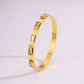Bracelet en acier inoxydable plaqué or 18K avec cinq zircons rectangulaires sertis - Bracelet Jonc Zircon Saillant (Pierre Blanche)