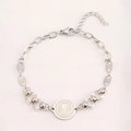 Silbernes Edelstahlarmband mit Benediktusmedaille, Perlen und geometrischen Details - Silber Schweinenase Kette St. Benedikt Medaille Stil