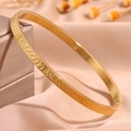 Bracciale dorato in acciaio al titanio con trama geometrica a coccodrillo e cerniera - Stile Texture Irregolare / 4mm / Oro