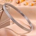 Bracciale rigido in acciaio al titanio argento con trama geometrica su seta champagne - Stile Texture Irregolare / 4mm / Argento