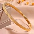 Bracciale rigido in acciaio al titanio dorato con trama a nido d'ape e cerniera - Stile Nido d'Ape / 4mm / Oro