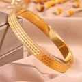 Bracciale rigido in acciaio al titanio dorato con motivo geometrico a nido d'ape - Stile Nido d'Ape / 6mm / Oro