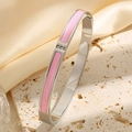 Bracelet jonc poli en acier argenté avec émail rose et trois cristaux incrustés - Émail Rose Trois Strass Bracelet (Argent)