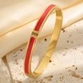 Bracelet en acier plaqué or 18 carats avec émail rouge et trois oxydes de zirconium - Émail Rouge Trois Strass Bracelet (Or)