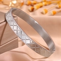 Bracciale rigido in acciaio al titanio argento con motivo a rombi su seta elegante - Stile Rombo / 8mm / Argento