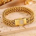 Détail du bracelet gourmette doré pour homme avec fermoir carré serti de zircons - Or Fermoir Carré Zircone (Chaîne Os de Dragon)