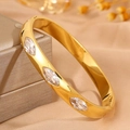 Goldenes Edelstahl-Armband mit marquise-geschliffenen Steinen und Scharnierverschluss - Gold Marquise Weißer Zirkonia