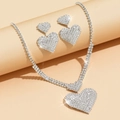 Elegante conjunto de joyas de corazón en plata con cristales para bodas y fiestas - Collar y Pendientes (1201) / Plateado