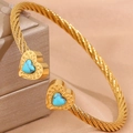 Bracelet jonc torsadé doré avec breloques cœur en turquoise bleue pour femme - Cœur Soleil Turquoise Bleue (SZ833-1-1)