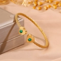 Gold twisted wire cuff bracelet with green malachite heart-shaped ends in stainless steel - Heart Green Turquoise (SZ843-1-1)