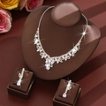 Detalle del conjunto de collar y pendientes de novia con cristales brillantes de gota - Blanco (1635)