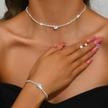 Elegantes silbernes Schmuckset mit Tennis-Halskette, Armband und Kristallsteckern an Modell - 1513 Silber 3-teiliges Set