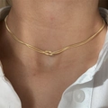 Girocollo minimalista in acciaio inossidabile dorato con design a nodo per donne - Collana d'oro