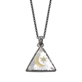 Dreieckige Halskette mit transparentem Glasanhänger und goldenem Mond- und Sterndesign - Dreieck Stern und Mond Halskette - Stahlfarbe