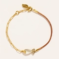 Pulsera de eslabones dorados y cuerda marrón con colgante de pez de cristal y marca - Pez Blanco (Pulsera Blanca)