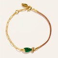Pulsera con dije de pez verde, cadena de clip dorada y detalle de cordón trenzado - Pez Verde (Pulsera Verde)