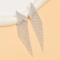 Elegantes pendientes largos de borla plateada con pedrería brillante para vestidos - Plateado