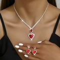 Elegante conjunto de joyas con corazón de gema roja, collar y pendientes para mujer - Collar y Pendientes (1209) / Rojo