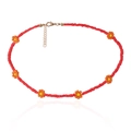 Boheemse handgemaakte rode kralenketting met oranje en gele madeliefjesbloemmotieven - Enkelbandje (0631) / Rood