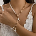 Collana con ciondolo a stella marina, perle e catena dorata con chiusura a barra e cerchio - Oro+Bianco