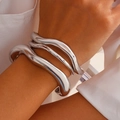 Set di tre bracciali aperti irregolari stile lava con finitura argento lucido - Combinazione Di Bracciale Spesso (5160) / Argento