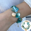 Bracciale stile oceano con conchiglie blu-verdi iridescenti e ciondolo a conchiglia - Bracciale (2488) / Blu