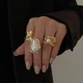 Ensemble de bagues dorées avec perles baroques et design de métal liquide froissé - Perle Baroque / Or clair