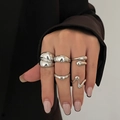 Bagues argentées minimalistes en métal liquide avec texture organique irrégulière - Style Métal Liquide Irrégulier / Argent