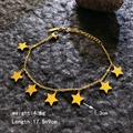 Goldenes Edelstahl-Sternarmband mit 1,3 cm Anhängern und sicherem Karabiner - Pentagramm Armband / Gold Fünfzackiger Stern Armband