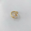 Anello moderno in oro 18K con due zirconi a pera e pietre laterali a taglio baguette - Anello / Tono Oro Zirconia Bianca