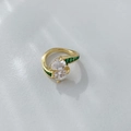 Bague dorée élégante avec deux pierres en poire et des accents vert émeraude - Bague / Ton Or Zirconium Vert