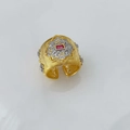 Anello largo vintage in oro spazzolato con pietra rossa rettangolare e zirconi floreali - Anello (Oro-Zirconia Rossa)