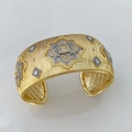 Bracciale largo stile italiano, finitura dorata con trama spazzolata e zirconi - Bracciale (Oro-Zirconia Bianca)