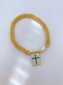 Golden beaded bracelet with green cross rectangle charm and a single white pearl - Green Cross Style (款式5)