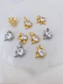 Dettaglio di pendenti a pesce con zirconi bianchi a cuore in oro e argento - Stile Pesce a Cuore (Oro) (Solo Ciondolo (Senza Catena))