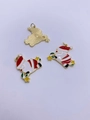 Details des Weihnachtsmann-Anhängers mit Emaille und goldener Rückseite für DIY-Schmuck - Weihnachtsmann-Anhänger