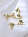 Detalle del colgante navideño Noel dorado con esmalte blanco y acebo decorativo - Estilo Letra NOEL Acebo (D)