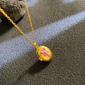 Goldene O-Kettenhalskette mit ovalem Medaillon-Anhänger und lila Hummer-Design - Lila Hummer Ovaler Stil