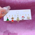 Set de 5 pendientes navideños con postes de plata y motivos festivos de temporada - Estilo de Pendientes de Botón de Árbol de Navidad y Copo de Nieve (23073109)