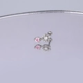 Makroaufnahme von Herz-Ohrstecker aus Silber mit rosa Zirkon und Schraubverschluss - Silber Rosa Herz Anhänger