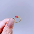 Exquisiter goldener verstellbarer Ring mit bunten Oval- und Tropfen-Zirkonia - Vierfarbiger Edelstein Nebeneinander (B95R3764)
