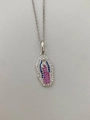 Detalle del colgante de Virgen con pedrería colorida en cadena de plata brillante - Estilo Ovalado Azul Rojo (Collar C)