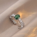Bague réglable en argent élégante avec zircon vert taille émeraude et accents marquise - Style Rectangle Vert (J0590)