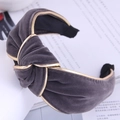 Elegante cerchietto in velluto grigio con nodo e bordo dorato per accessori capelli - Grigio