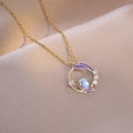 Collier cœur minimaliste avec émail violet et pierre de lune bleue en finition dorée - Style Couronne en Émail Violet (X4010)